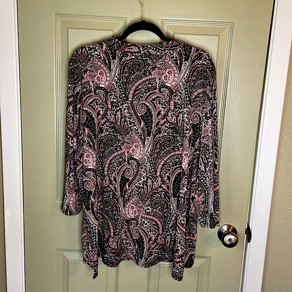 EUC Lovely Paisley 3/4 Sleeve Top- Amana - Picture 3 of 10